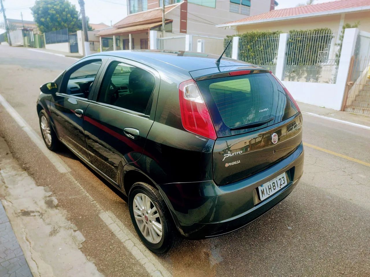 Fiat Punto Attractive 1.4 Fire Flex 8V 5P 2011 - Foto 3