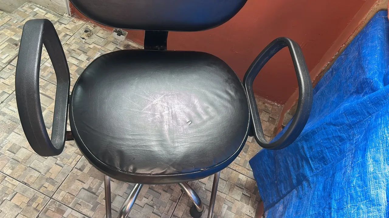 Estou vendendo uma cadeira - Foto 2