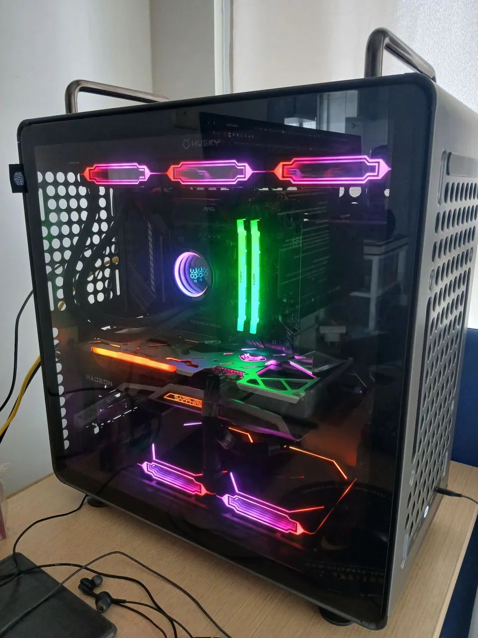 Processador: Intel Core i9-10850K (10 Núcleos / 20 Threads, Turbo até 5.2 GHz)