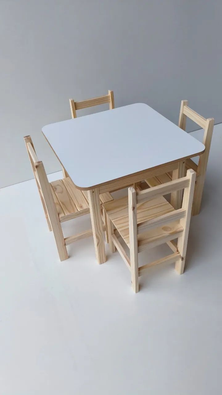 Conjunto Mesa Infantil Com 4 Cadeiras de Madeira - Foto 5