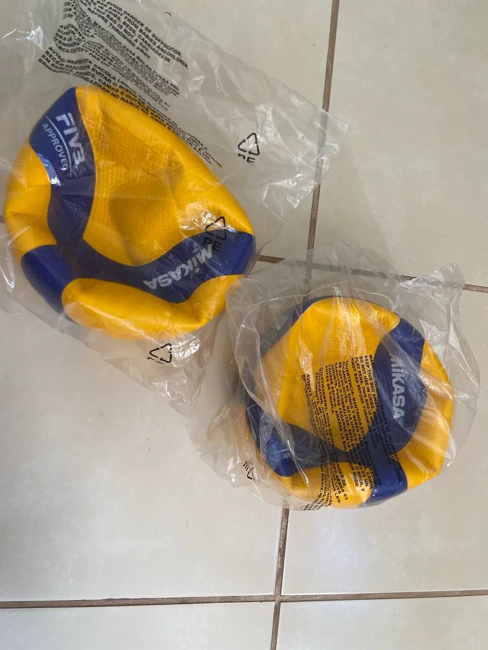 Bola Mikasa Vôlei V200W Original - Foto 3