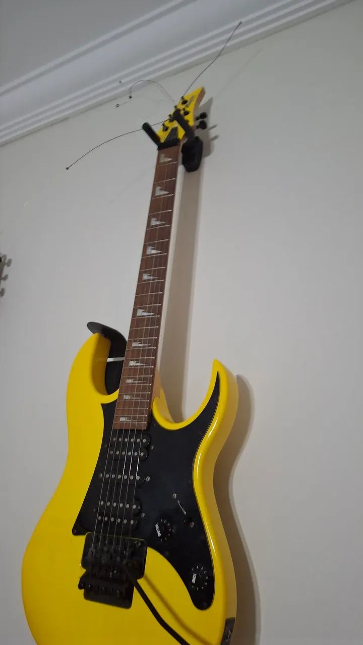 Guitarra tagima 