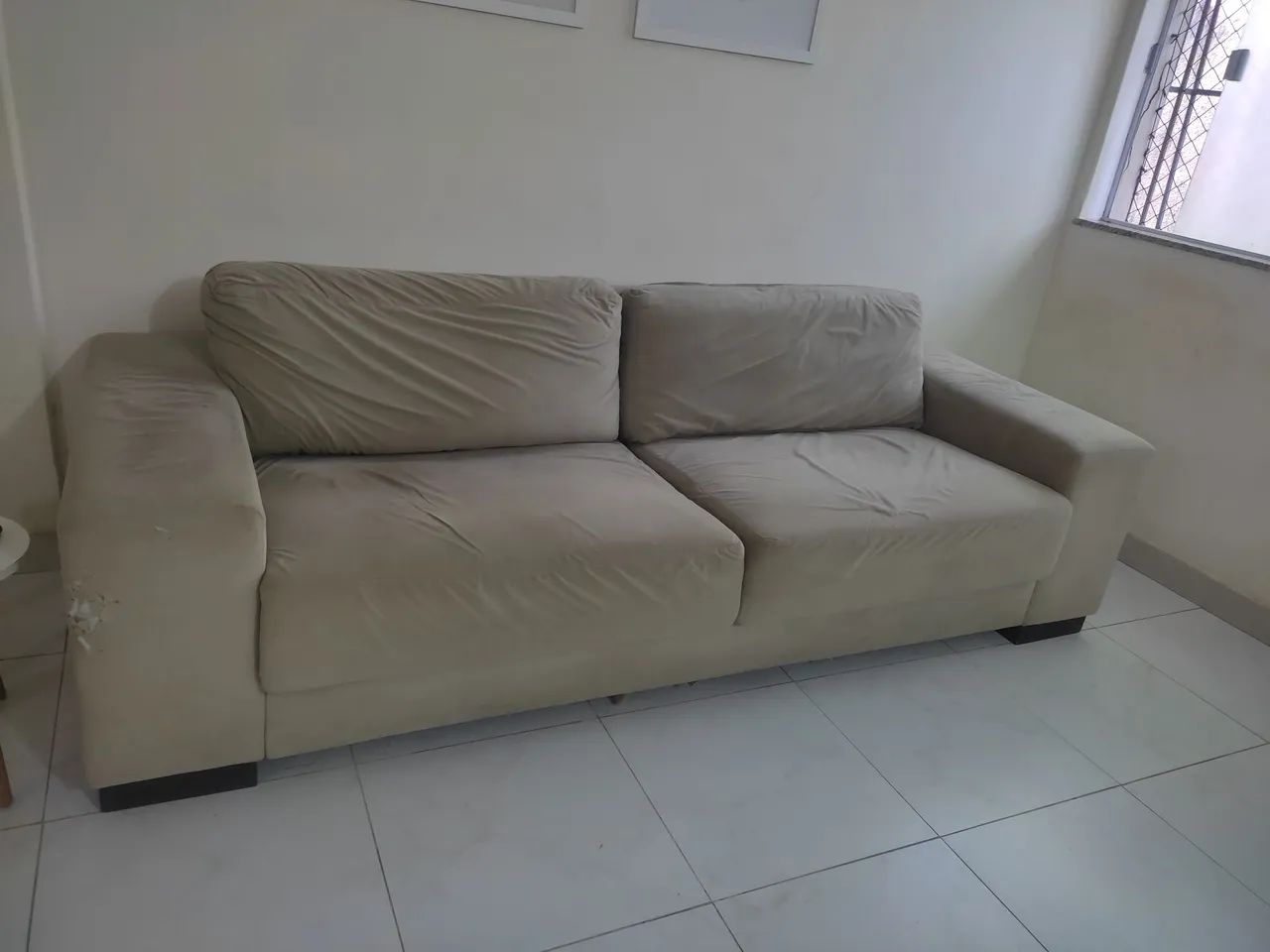 Sofá espaçoso e confortável 2,40m