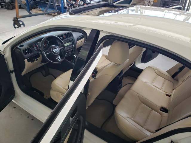 Jetta 2.0 Automático 11/12 Comfortline Tiptronic interior caramelo com teto solar - Foto 6