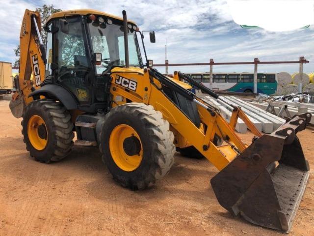Retroescavadeira JCB - Foto 2