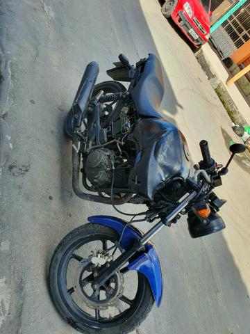 Vende-se uma apache para sair da pernada - Foto 3