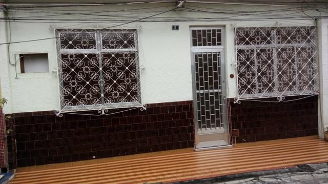 Alugo casa de Vila em Olaria