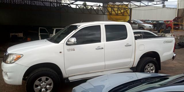 VENDO hilux 4x4 - Foto 4