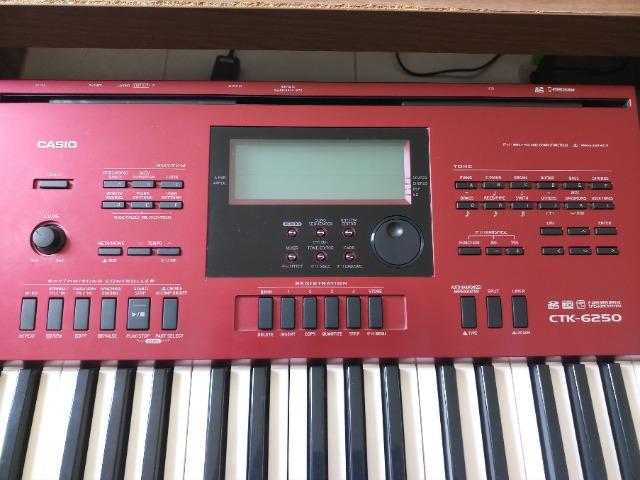 Teclado Eletrônico Casio Ctk-6250 61 Teclas 210 Ritmos - Foto 2