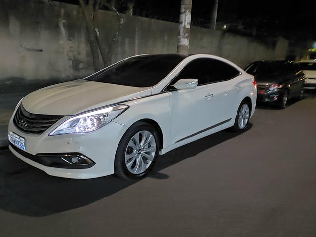 Azera Branco Interior Caramelo E Teto Solar
