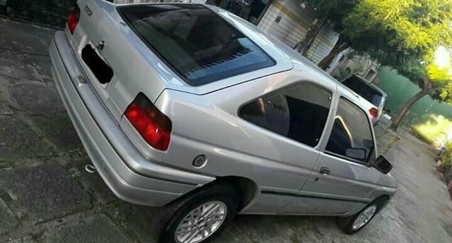 Escort 1.6 ap ano 96 vendo/troco