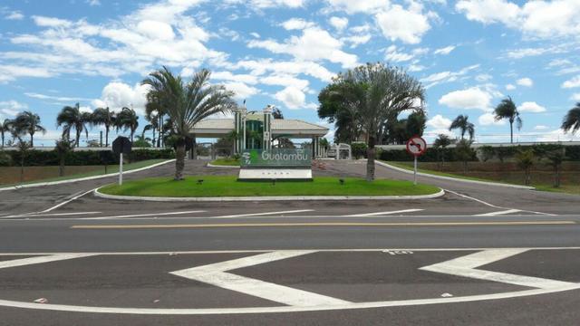 Terreno a venda com 1.680m², Condomínio Residencial Guatambu Park.