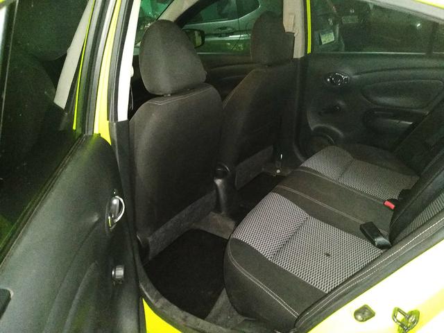 Vendo Nissan Versa 15/16 - Foto 2