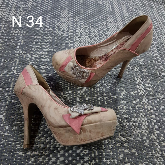 Sapatos e Botas femininos - Foto 4