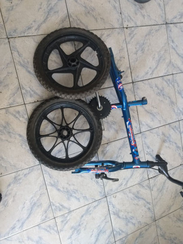 Quadro e roda com pneu bicicleta infantil aro 16 - Foto 2