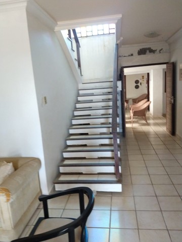 OPORTUNIDADE. Vendo ótima casa, 11 quartos 06 Wcs. Av Cláudio Gueiros, frente comercial e  - Foto 3