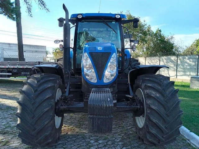 TRATOR NEW HOLLAND 