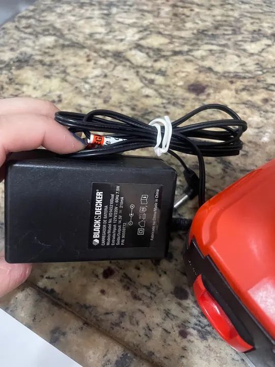 Parafusadeira e furadeira black and Decker  - Foto 3