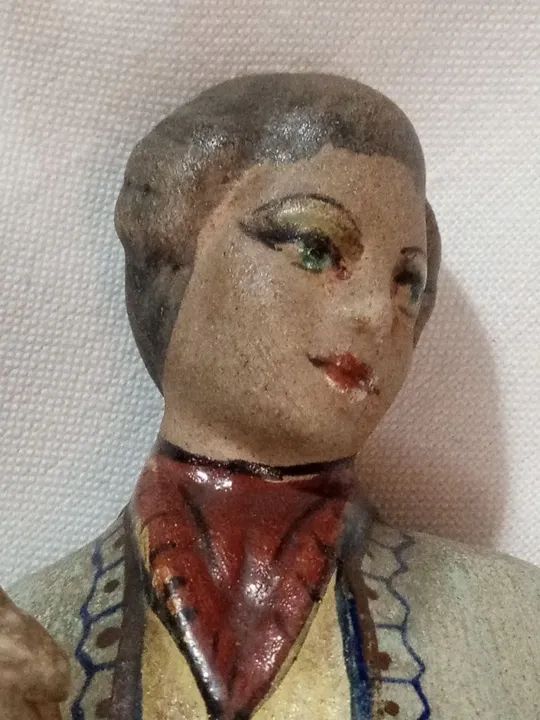 Antiga figura de porcelana de um músico - Foto 4