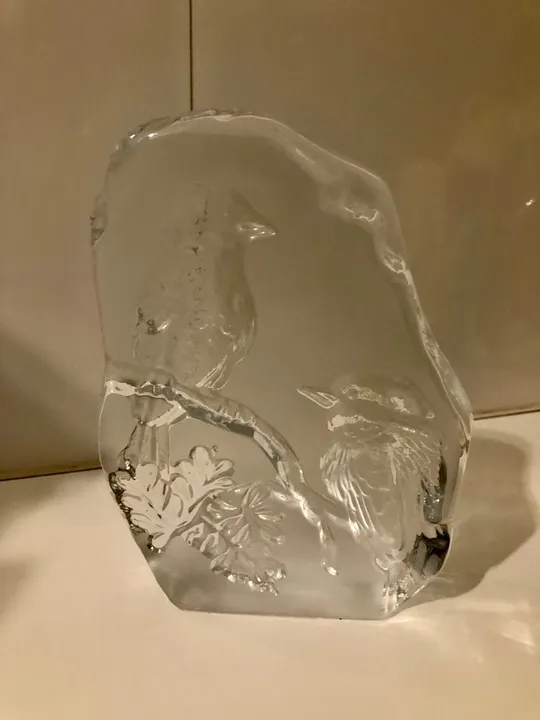 Escultura de pássaros em cristal