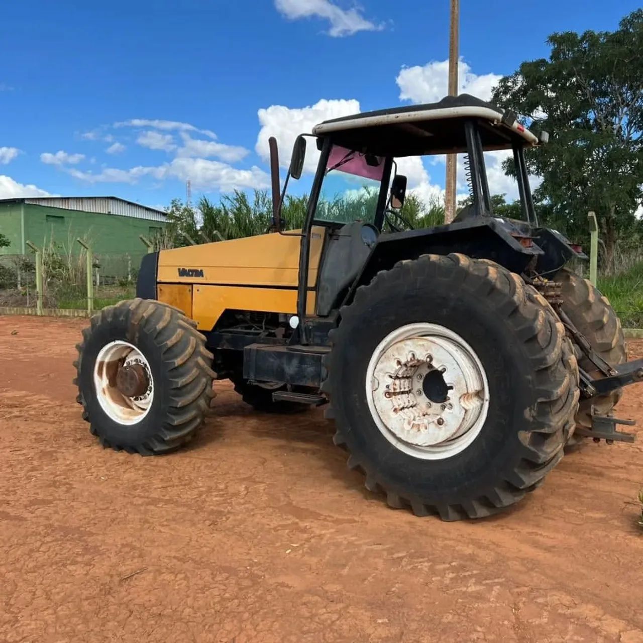 Trator Valtra agrícola  - Foto 2