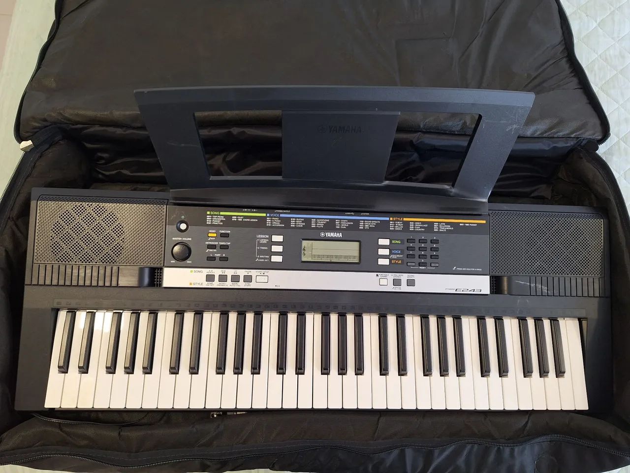 Teclado Yamaha E243