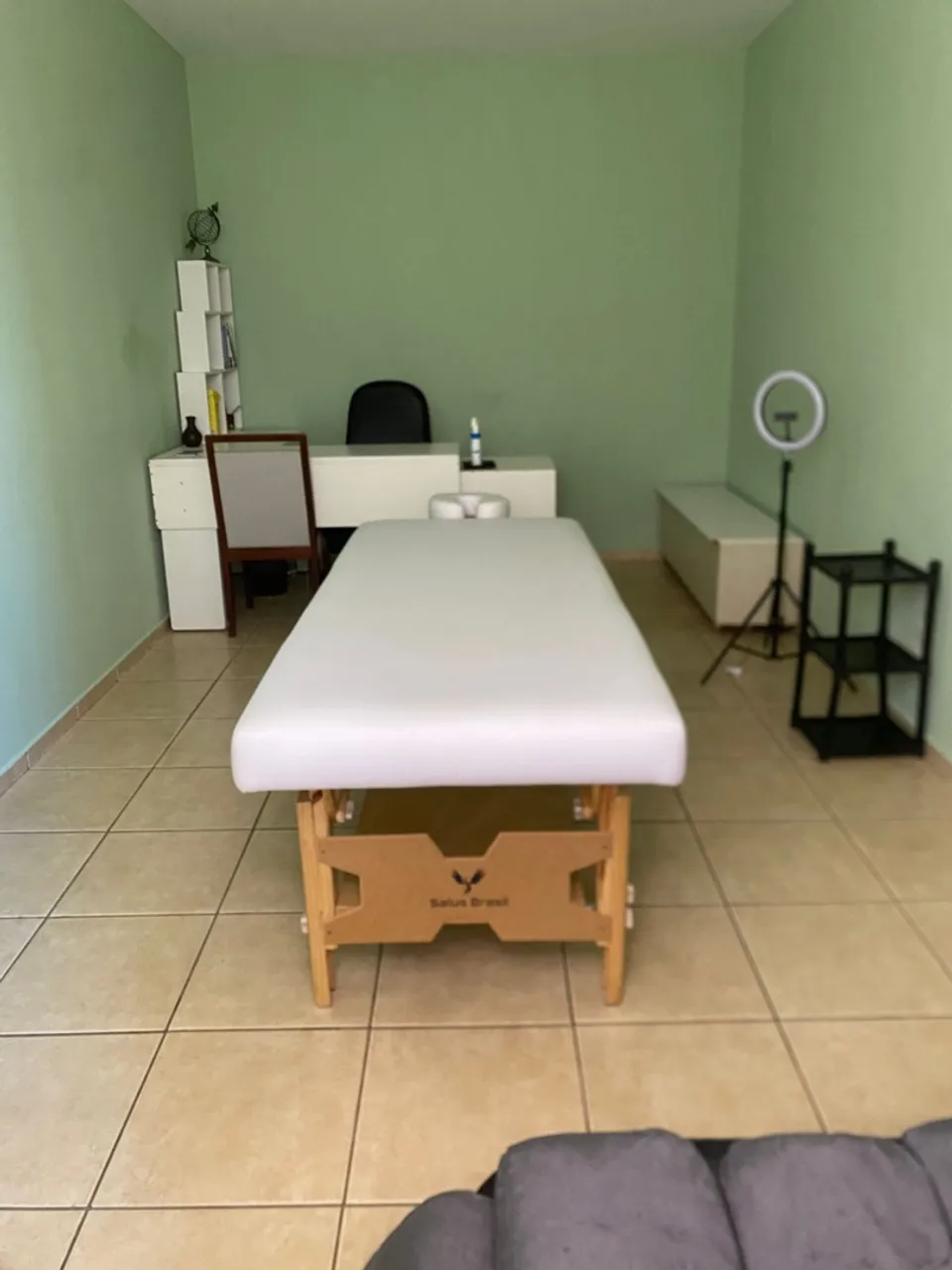 Alugo sala mobiliada para área da estética, saúde e nails designer