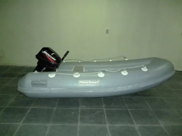 Bote Inflável Flexboat SR 9.5 - Excelente Estado, Pronto para Uso