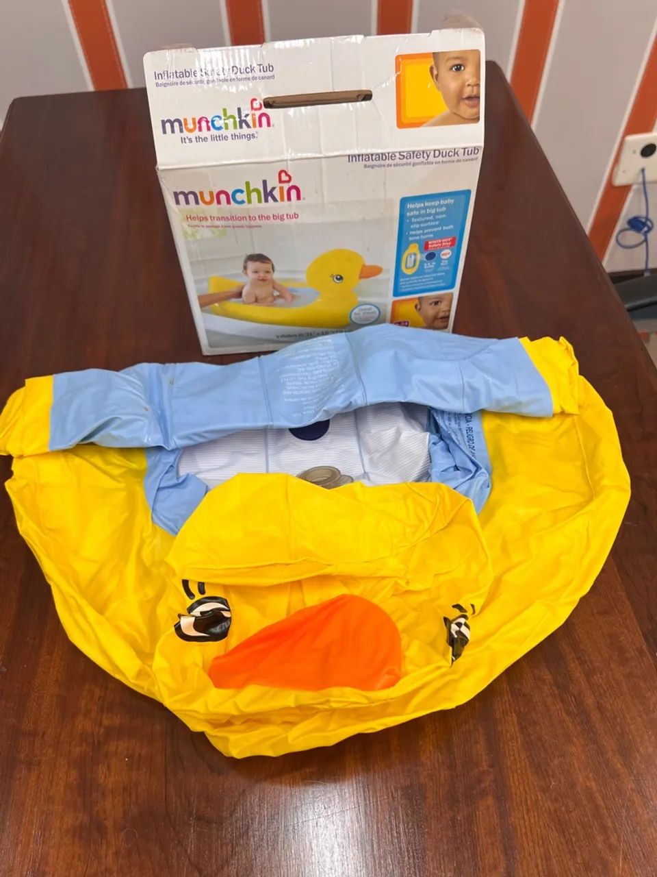 Banheira inflável de pato para bebê Munchin - Foto 5