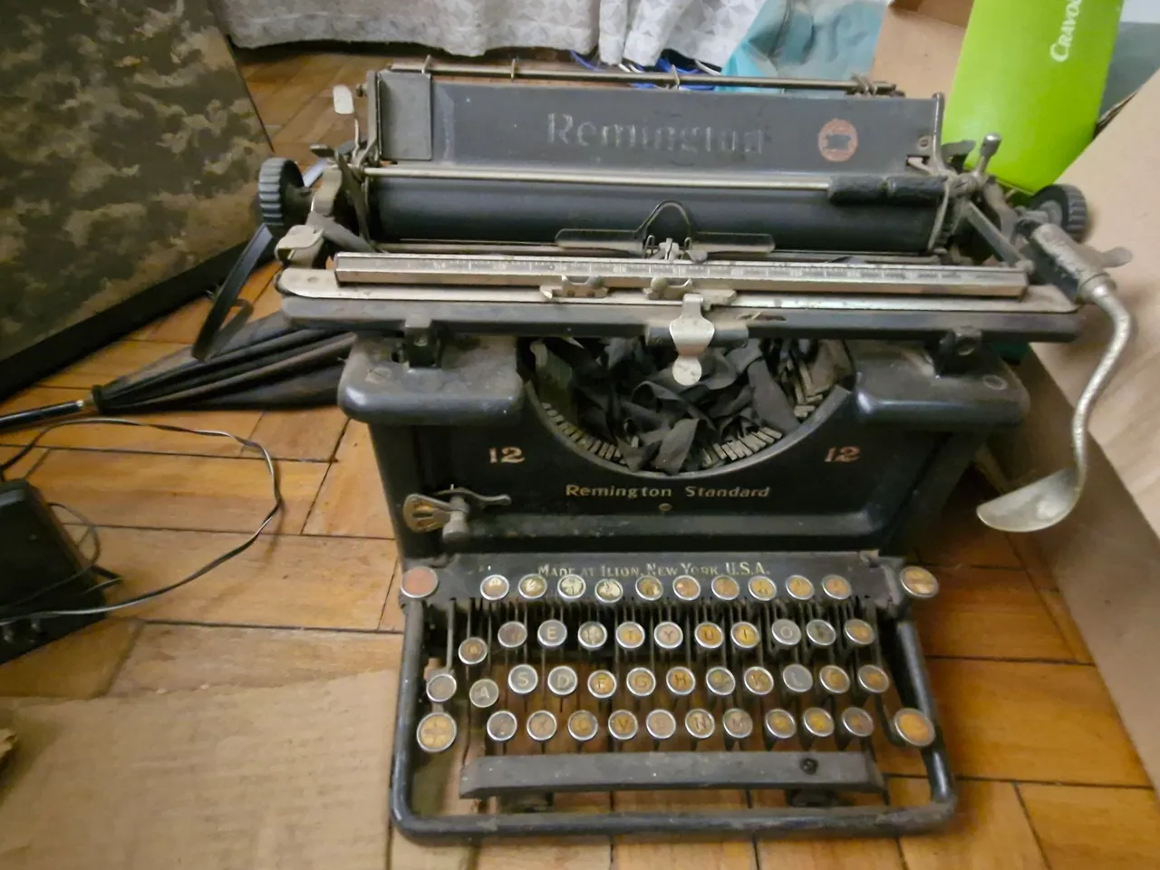 Máquina de escrever Remington Standard antiga