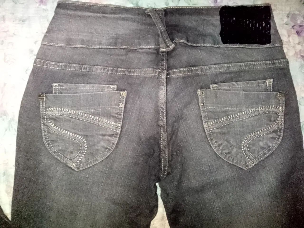 CALÇA JEANS N°40/ BLUSINHA N°42. FEMININAS - Foto 5