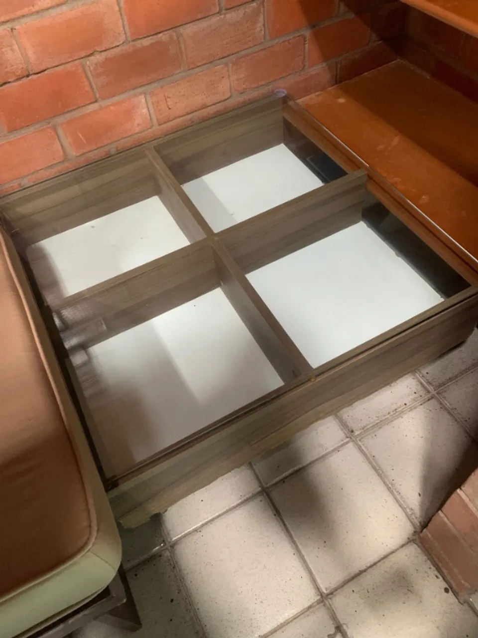 Vendo mesa de centro tok stock em perfeito estado 170,00