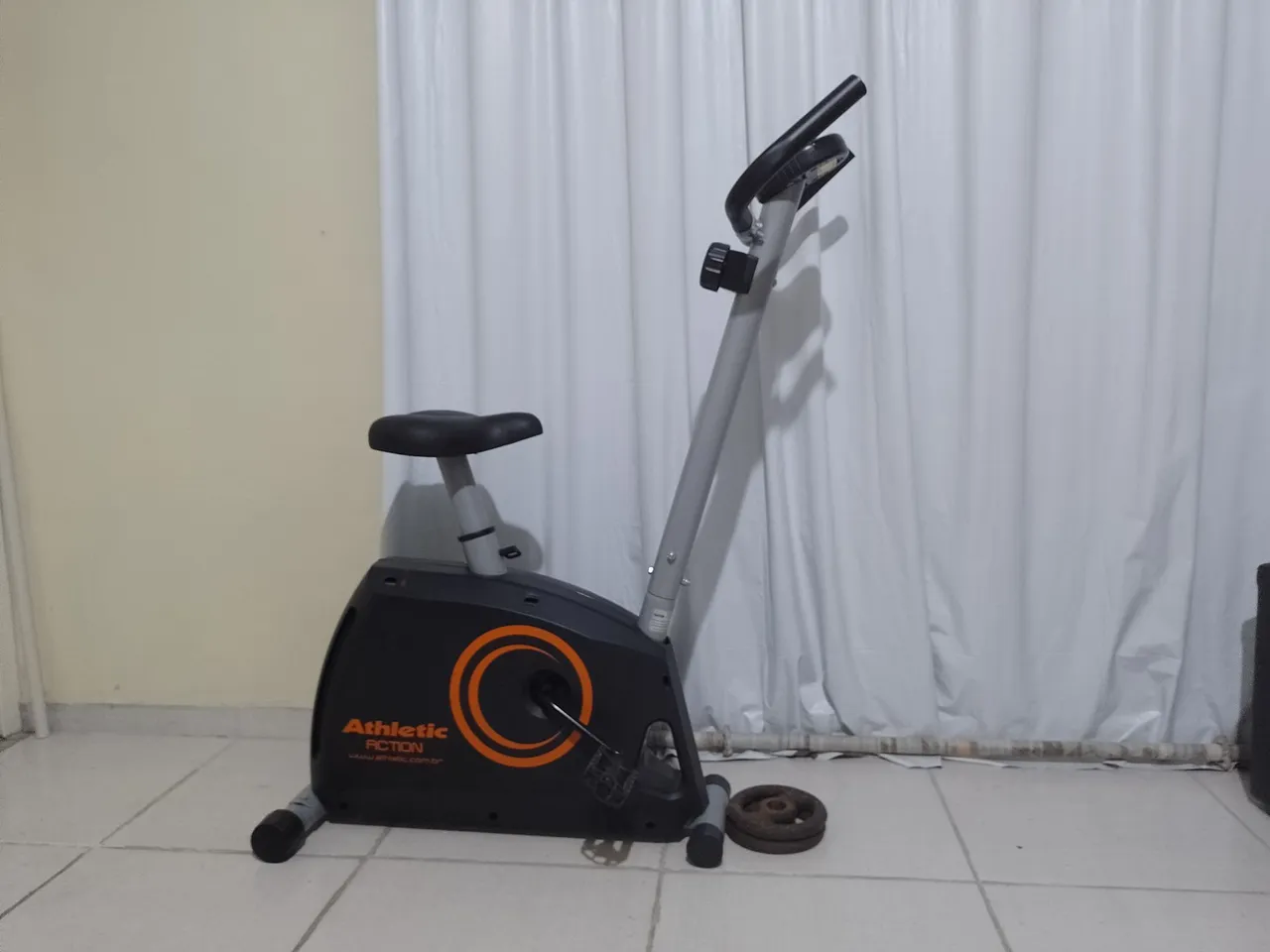 Bicicleta Ergométrica Athletic Fictional - Ótimo Estado!