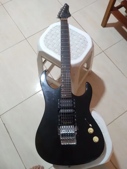 Guitarra yamaha 24 trastes