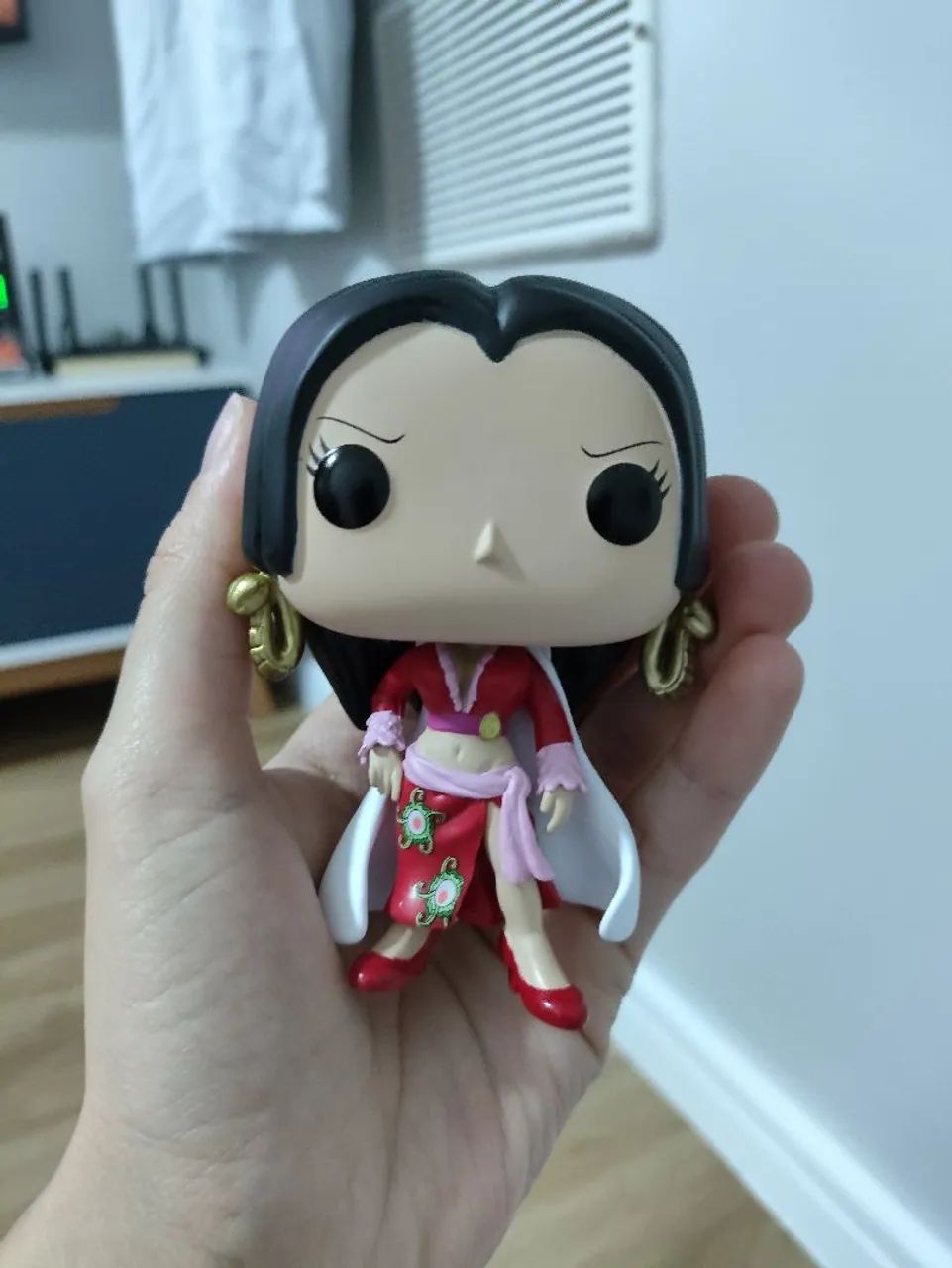 Funko Pop Boa Hancock One Piece possui caixa