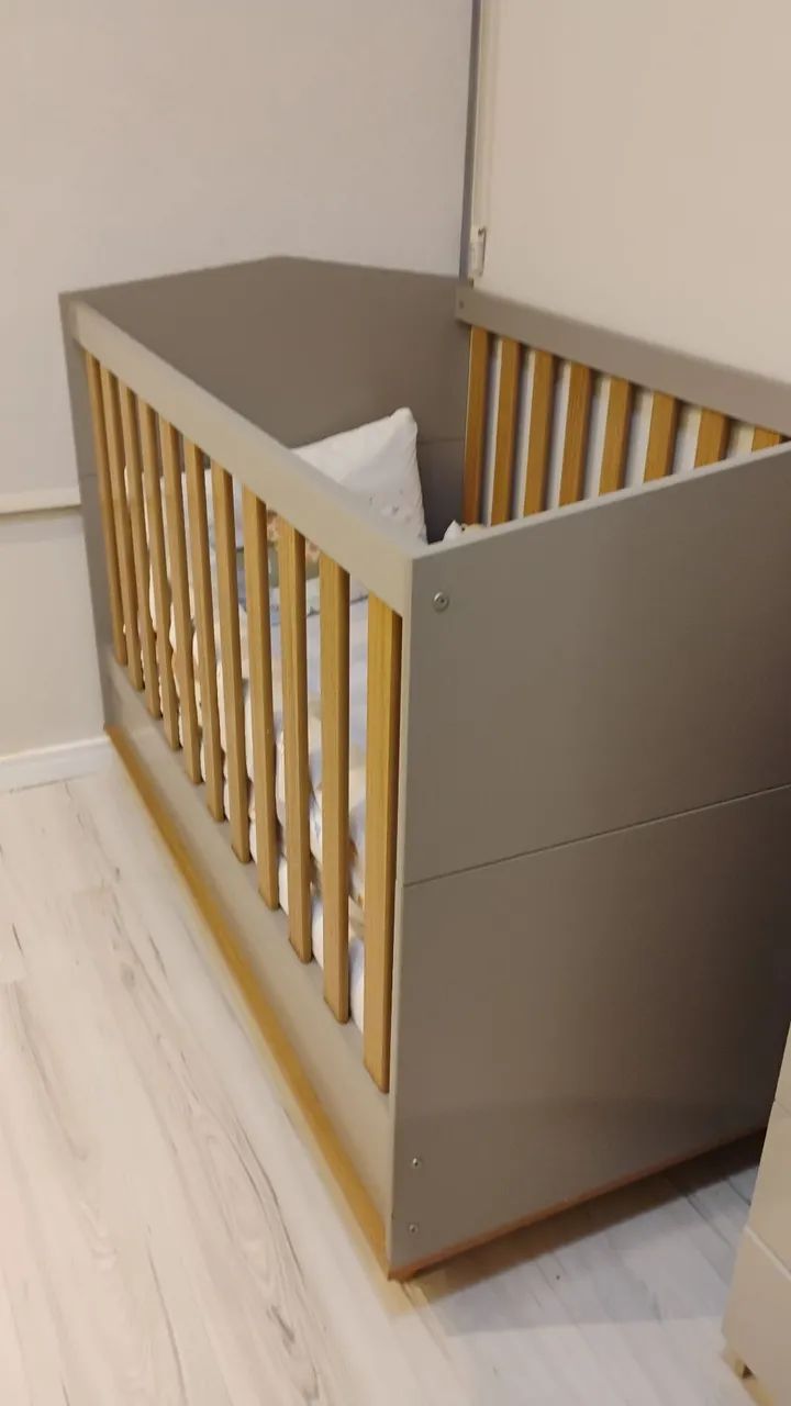 Vendo Berço que vira mini cama + colchão  - Foto 2