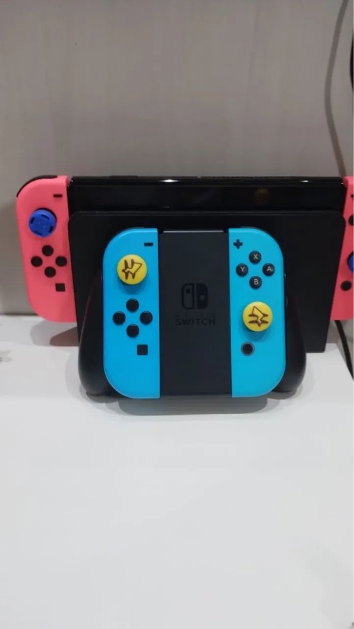 Nintendo Switch com Joy-Cons Personalizados