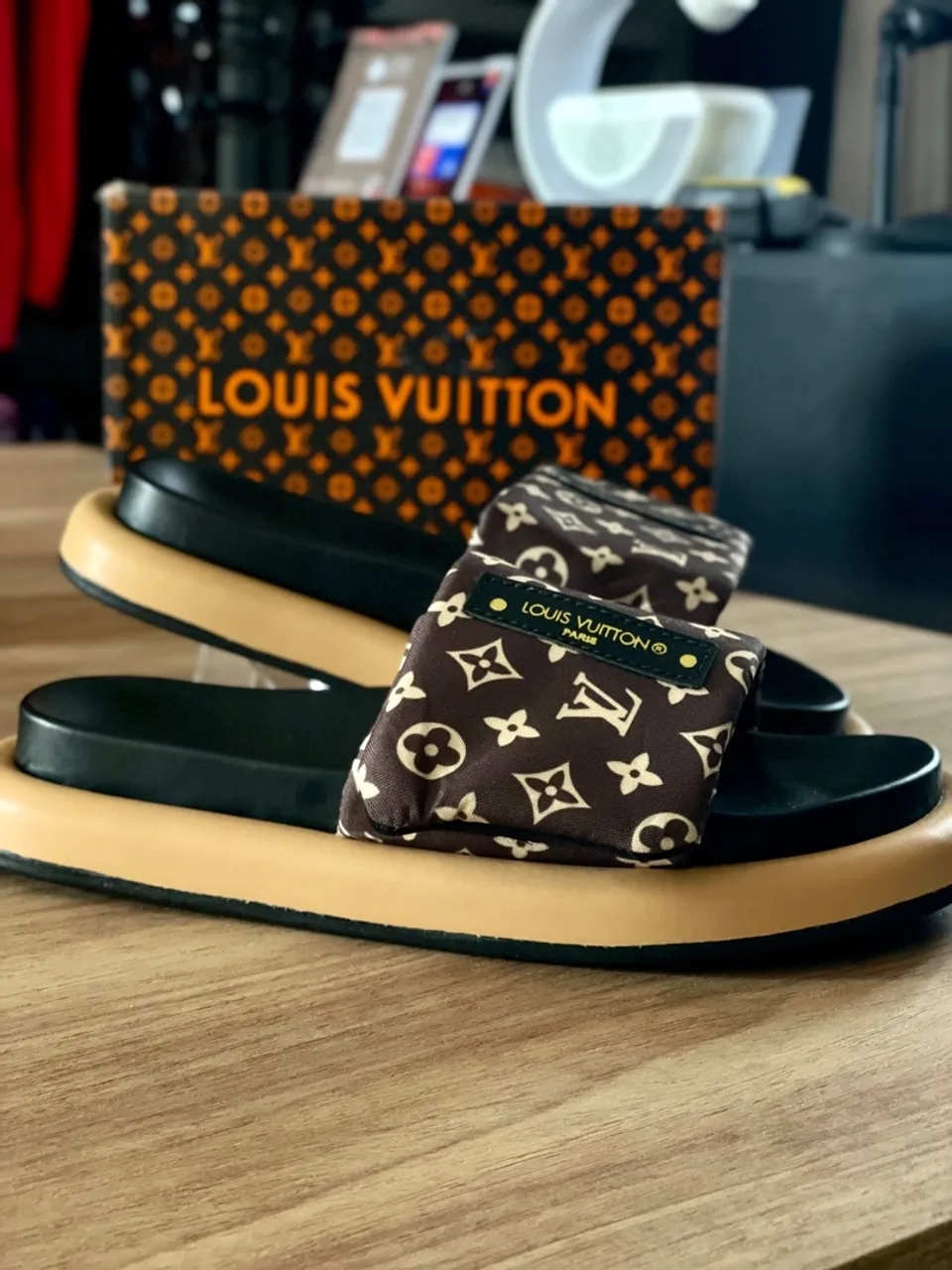 Última Unidade! Sandália Slide Unissex de Luxo | Tamanho 37/38 | R$ 259,90