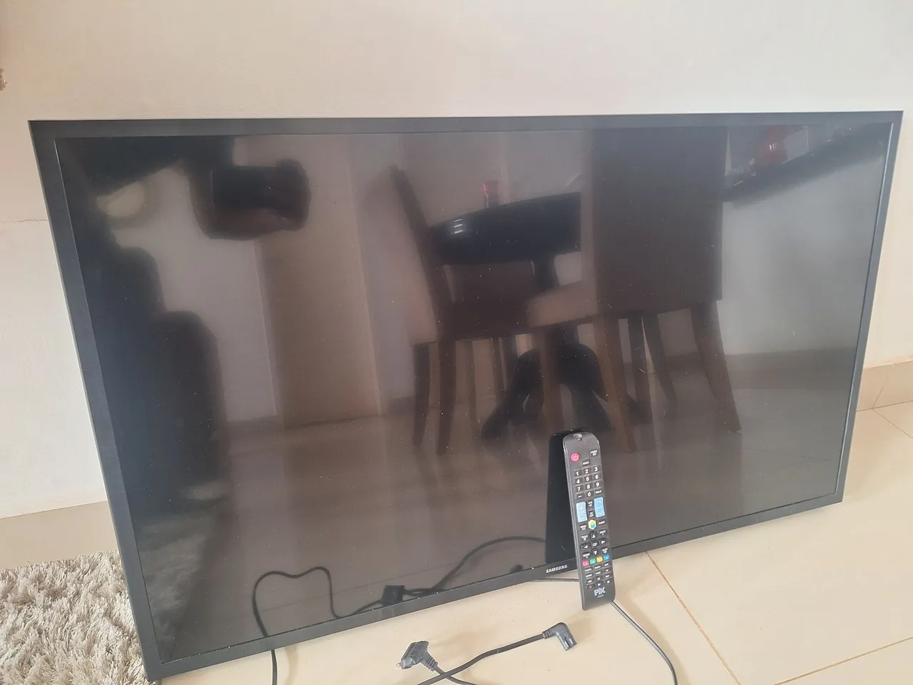 Tv sansung 43' com defeito. 