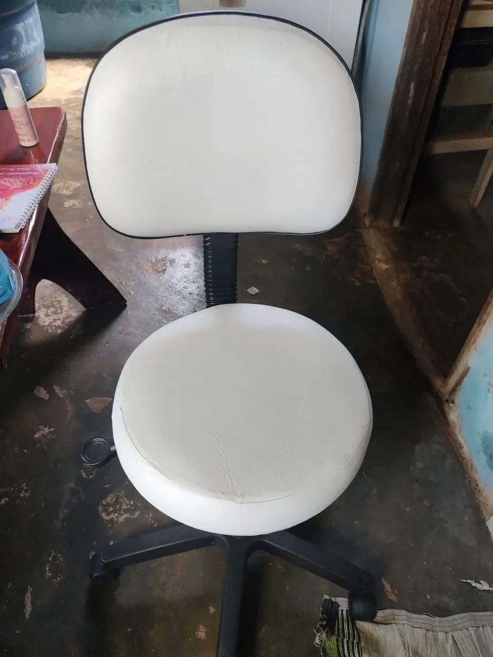 Cadeira mocho  Giratória Branca
