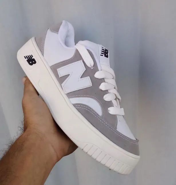 Tenis new balance branco 