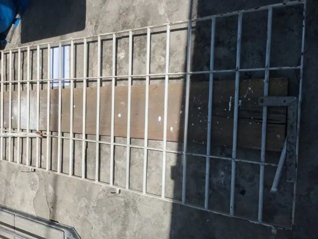 PROTETOR DE JANELA 2.70 X 91 cm FERRO MUITO FORTE E PESADO... WHATSAPP *...SAO - Foto 3