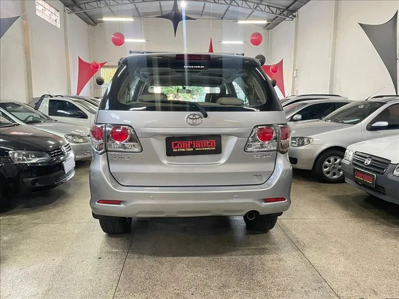 TOYOTA HILUX SW4 2.7 SR 7 Lugares 4X2 16V - Foto 4