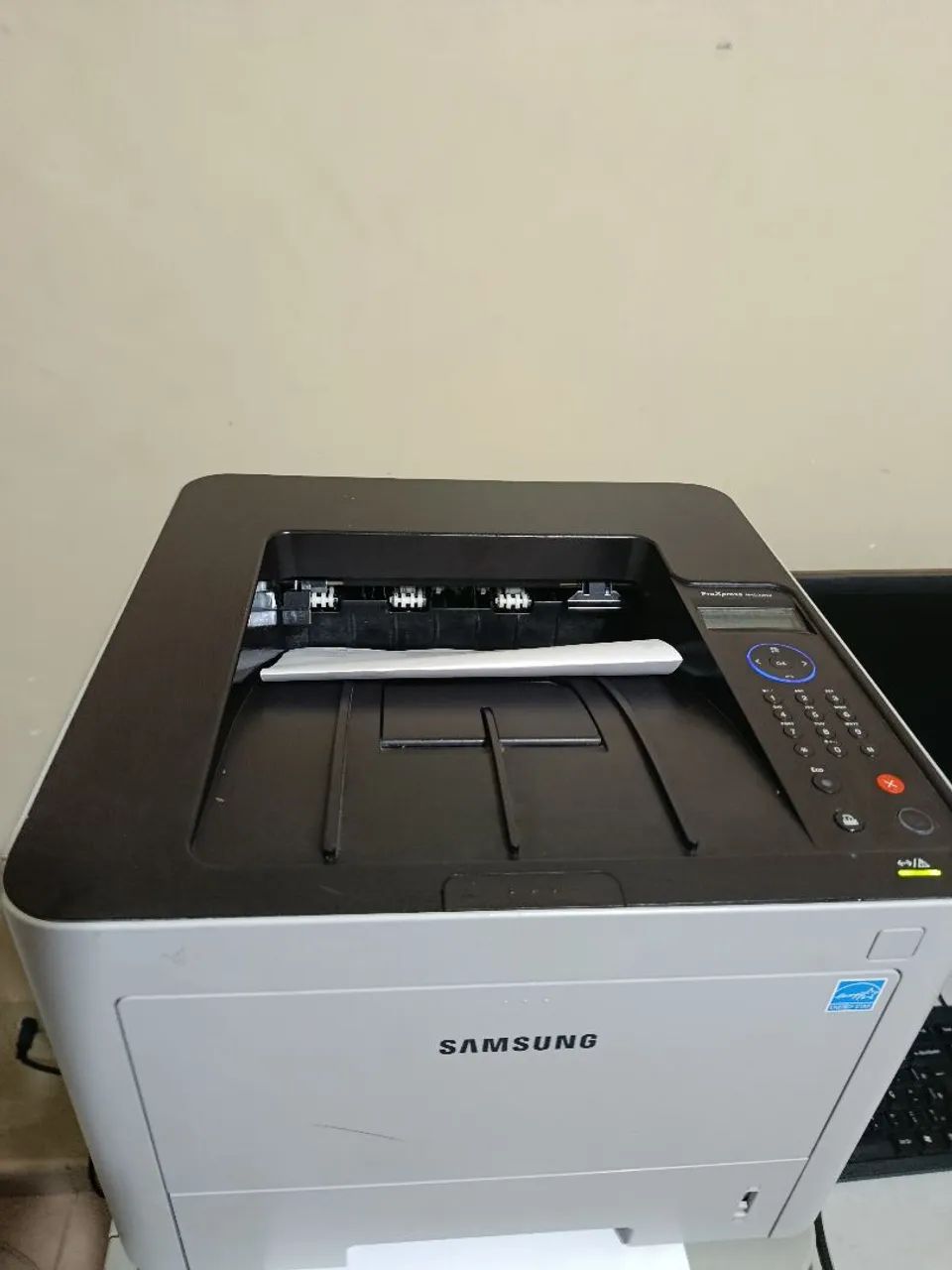 Impressora Samsung proexpess m4020nd bem conservada com toner  - Foto 3