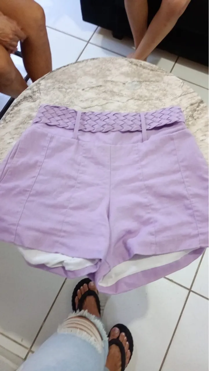 Shorts Roxo com Cinto Trançado - Elegância e Estilo!
