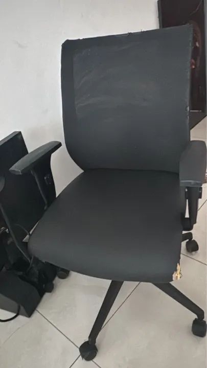 Cadeira de Escritório Giratória com Rodinhas - Foto 2