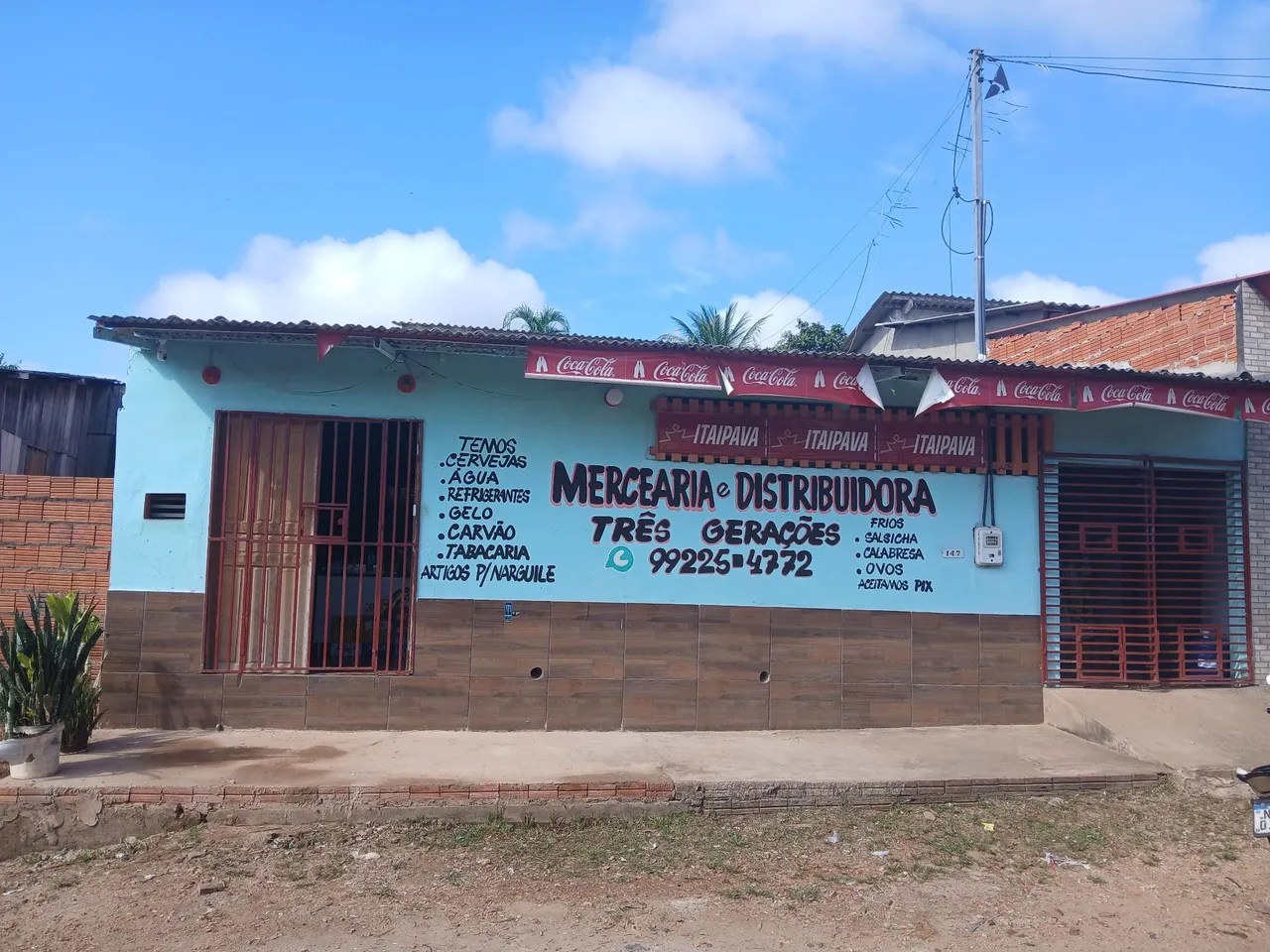 Vendo uma casa com destribuidora no Tancredo neves