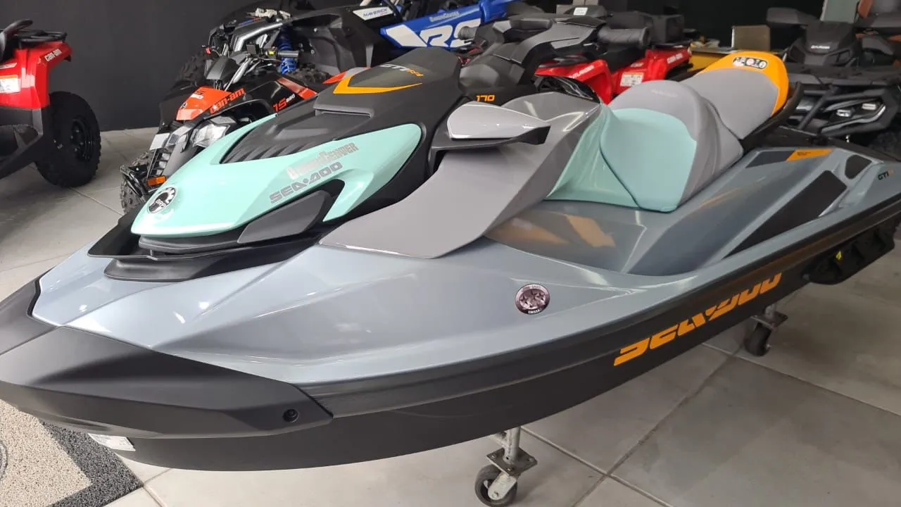 Jet Ski Grey Shark - Diversão garantida!