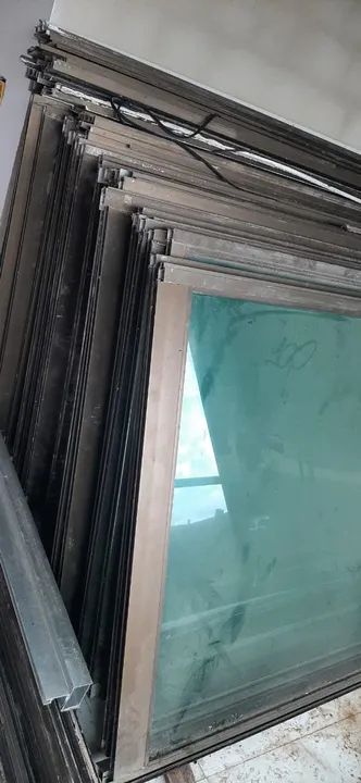 Portas de alumínio com Vidro Temperado - Foto 3