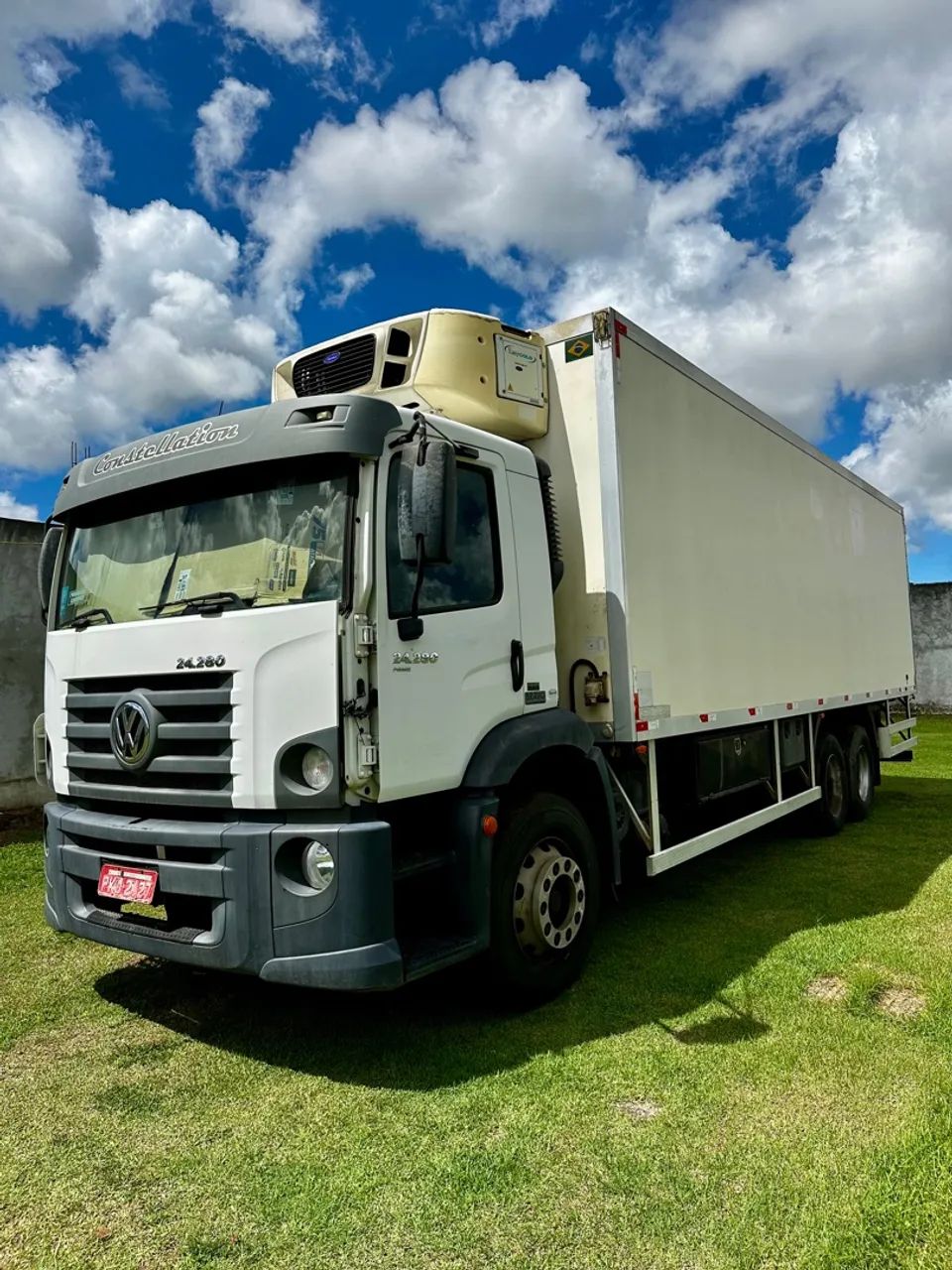 VW 24280 6x2 Constellation Prime Ano 2018 baú refrigerado, frigorífico  - Foto 2